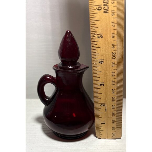 Avon Ruby Red Cruet Pitcher Decanter With Stopper Vintage Strawberry Bath Empty - Picture 5 of 6